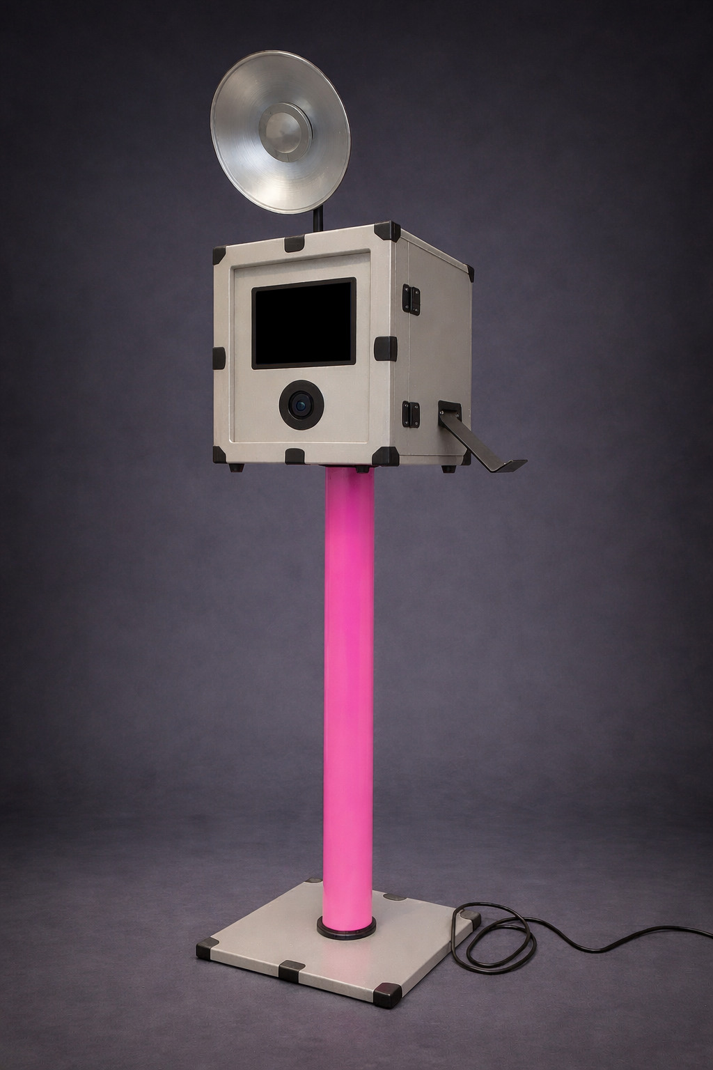 Fotobox mit pinker Säule für Events und Partys