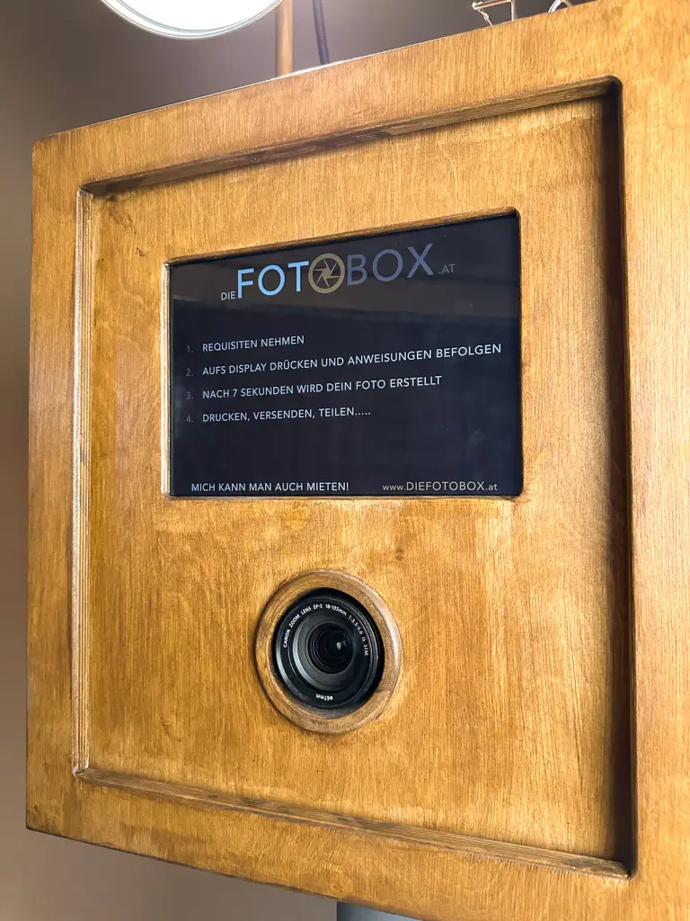 Fotobox mieten in Kärnten 5 Lustige Fotobox Accessoires für Events